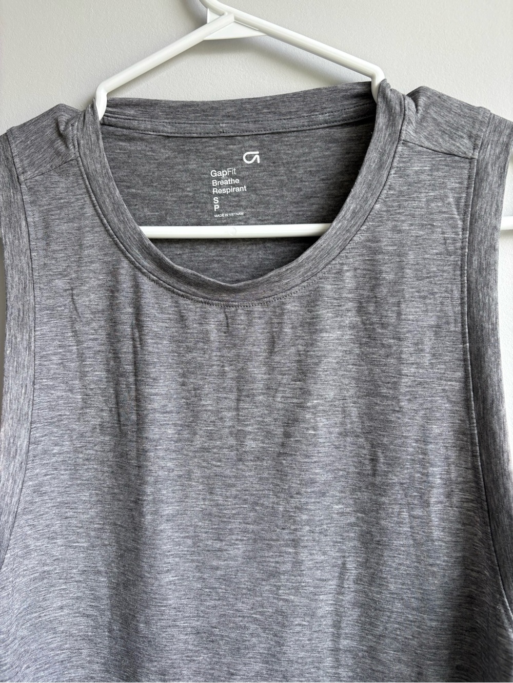 GAP Gray Sleeveless Athletic Tank Top